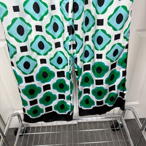 Zara Cropped Geometric Patterned Wide Leg Cropped Pants in Blue, Green and Black - Picture 3 of 5